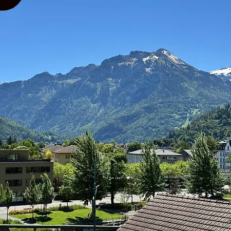 River-kissed Retreat With Iconic Jungfraujoch View Appartamento *